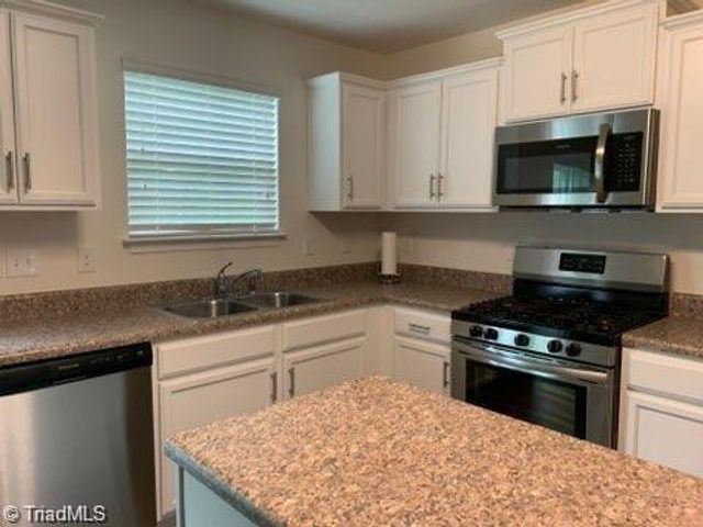 1033 Hidden Meadow Road, Winston-salem, NC 27127