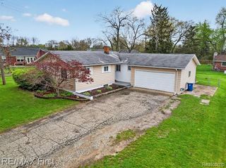 3740 Clintonville Road, Waterford Charter Township, MI 48329