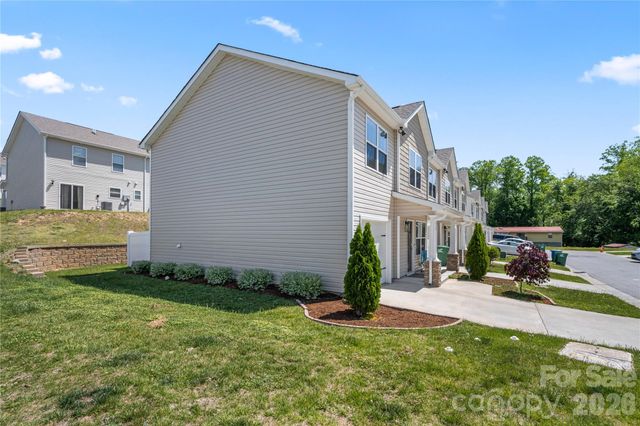 2 Chambers Garden Drive, Arden, NC 28704