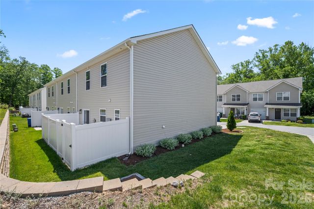 2 Chambers Garden Drive, Arden, NC 28704