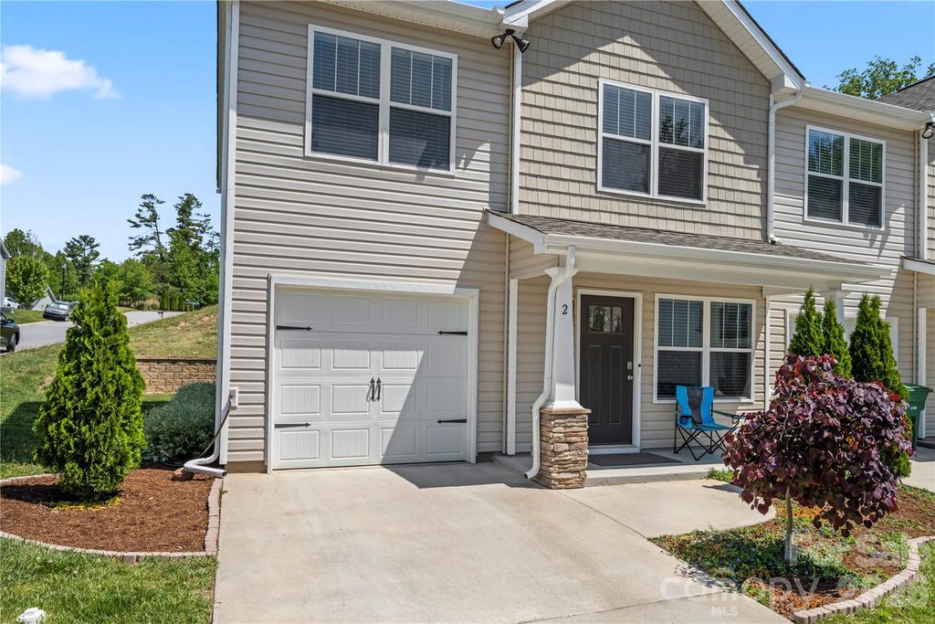 2 Chambers Garden Drive, Arden, NC 28704