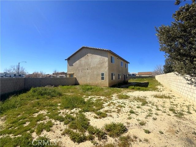 45572 Robinson Drive, Lancaster, CA 93535