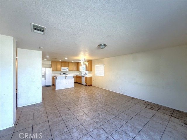 45572 Robinson Drive, Lancaster, CA 93535
