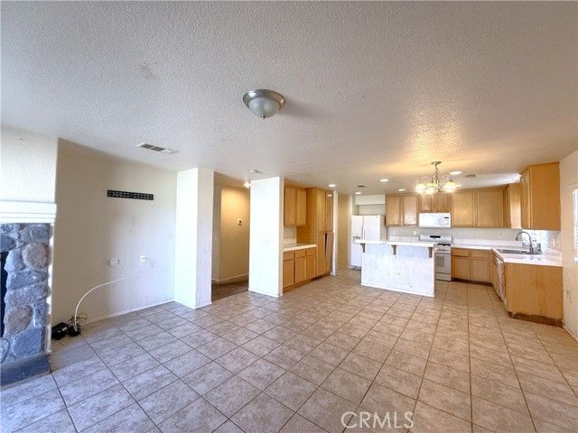 45572 Robinson Drive, Lancaster, CA 93535