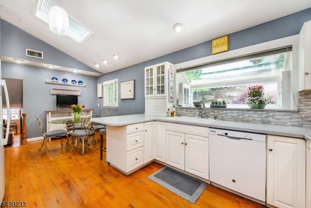 19 Falcon Pl, Wayne Twp., NJ 07470