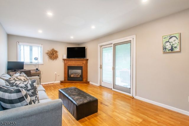 19 Falcon Pl, Wayne Twp., NJ 07470