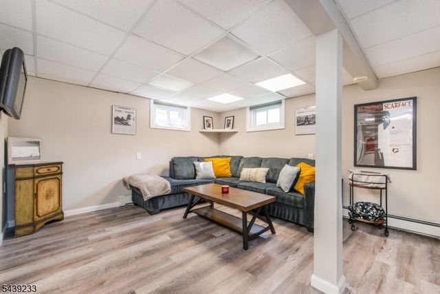 19 Falcon Pl, Wayne Twp., NJ 07470