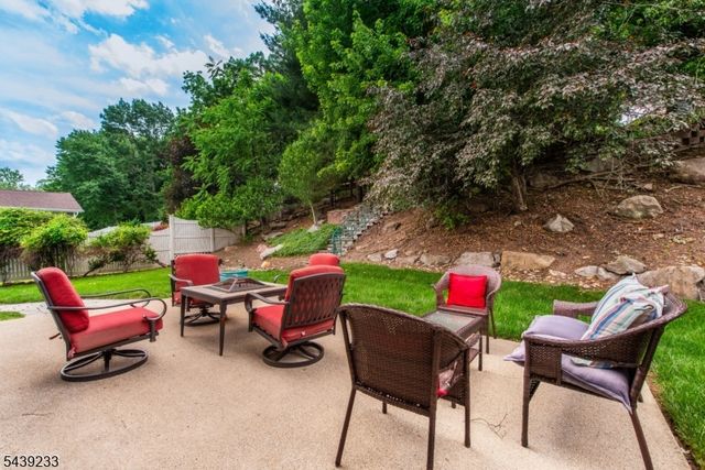 19 Falcon Pl, Wayne Twp., NJ 07470