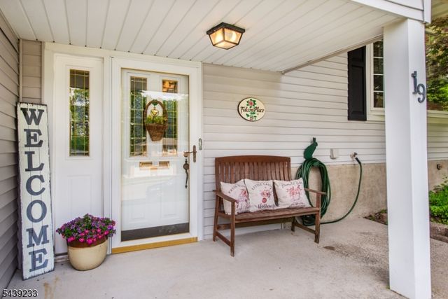 19 Falcon Pl, Wayne Twp., NJ 07470