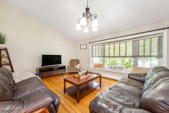 19 Falcon Pl, Wayne Twp., NJ 07470