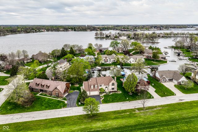 1909 Dakota Drive, Noblesville, IN 46062