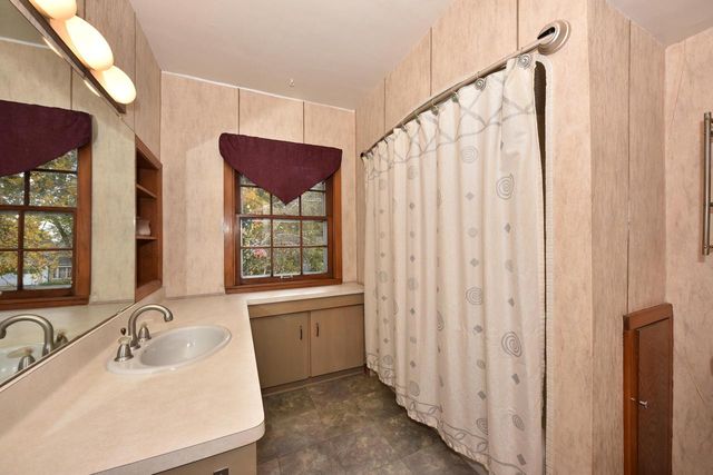 5531 S 110th STREET, Hales Corners, WI 53130