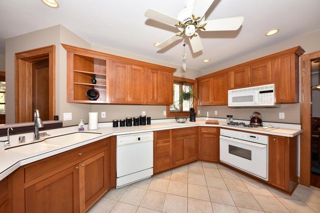 5531 S 110th STREET, Hales Corners, WI 53130