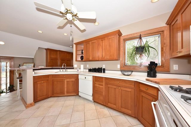 5531 S 110th STREET, Hales Corners, WI 53130