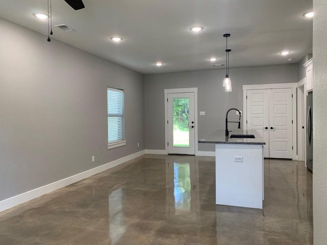 727 E Gandy Street, Denison, TX 75021