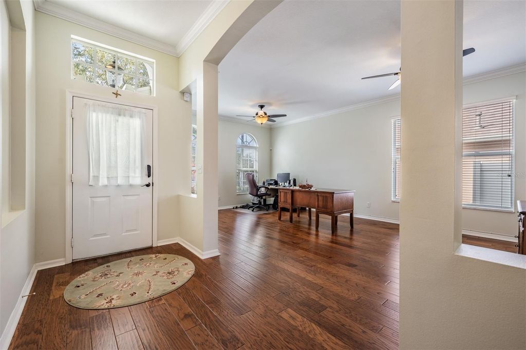 Image 11 of property listing at 10604 LITTLE BEND LANE, Riverview, FL 33569