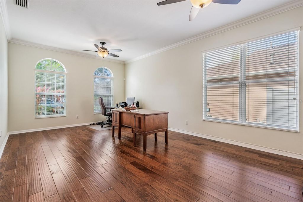 Image 12 of property listing at 10604 LITTLE BEND LANE, Riverview, FL 33569