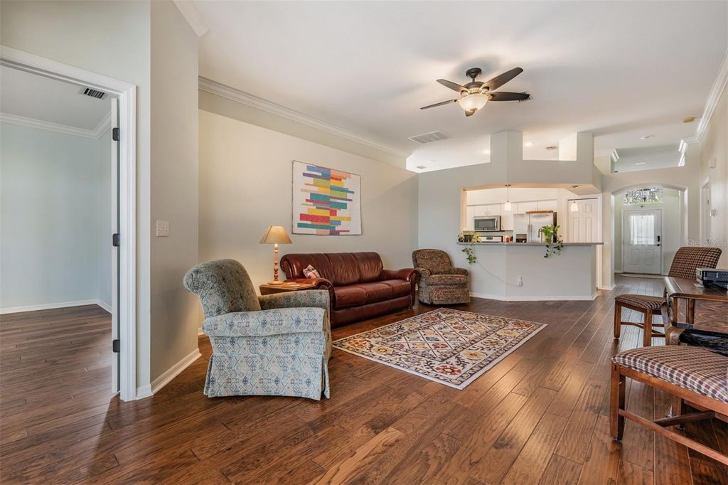 Image 4 of property listing at 10604 LITTLE BEND LANE, Riverview, FL 33569