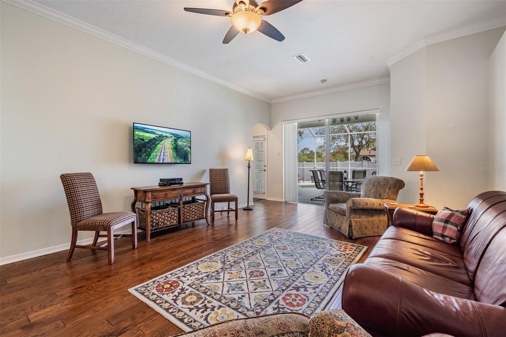 Image 6 of property listing at 10604 LITTLE BEND LANE, Riverview, FL 33569