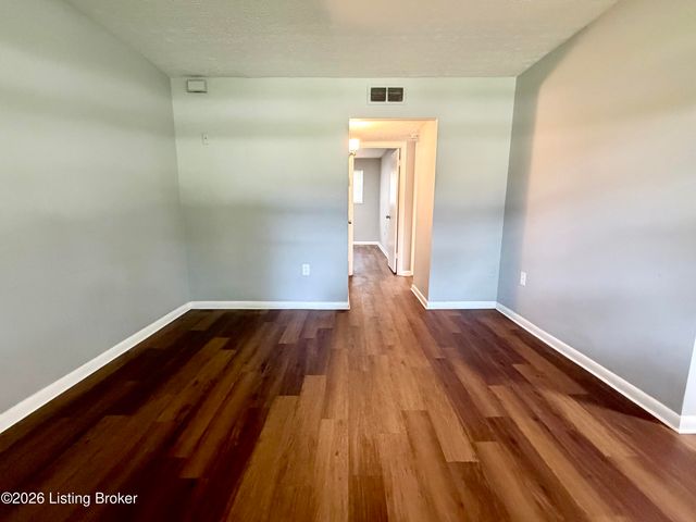 1709 Valley Forge Way 2, Louisville, KY 40215