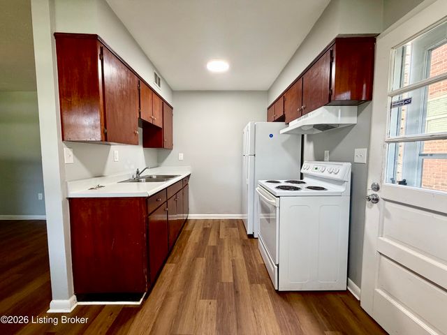 1709 Valley Forge Way 2, Louisville, KY 40215