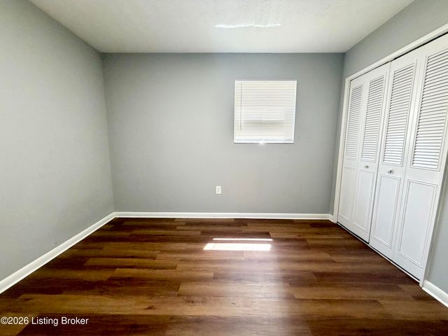 1709 Valley Forge Way 2, Louisville, KY 40215