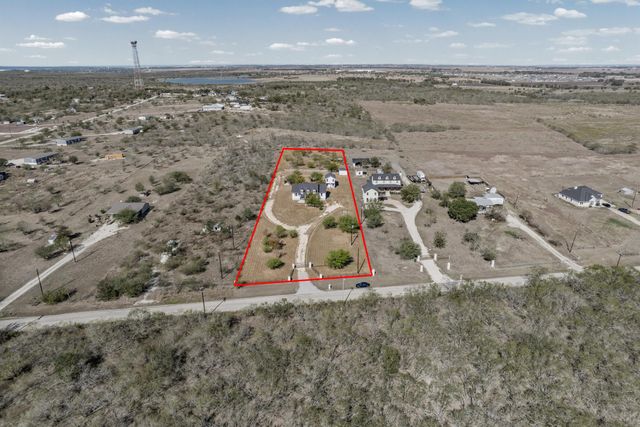 1178 Black Ankle RD, Lockhart, TX 78644