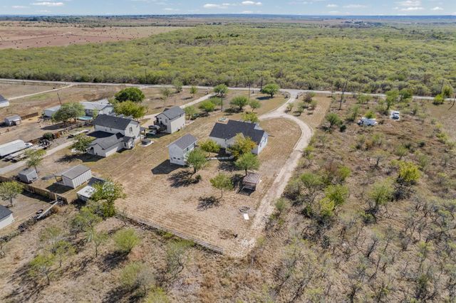 1178 Black Ankle RD, Lockhart, TX 78644