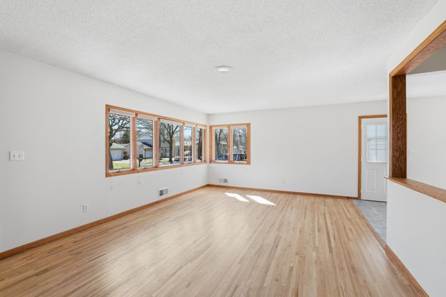 819 9th Avenue, Anoka, MN 55303