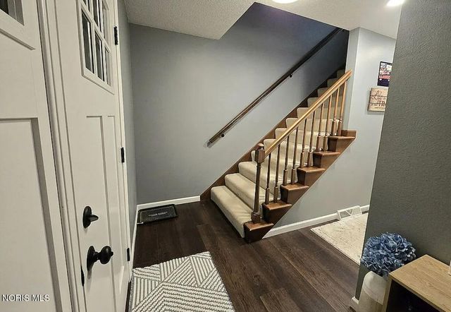 722 Meadow Springs Court, Maumee, OH 43537