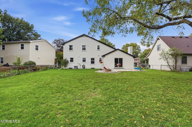 722 Meadow Springs Court, Maumee, OH 43537