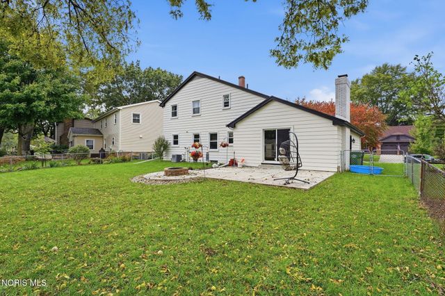 722 Meadow Springs Court, Maumee, OH 43537