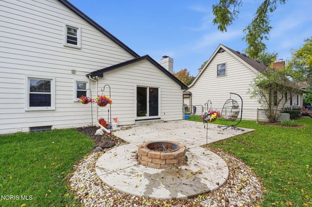 722 Meadow Springs Court, Maumee, OH 43537