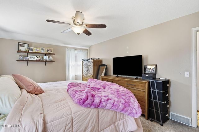 722 Meadow Springs Court, Maumee, OH 43537