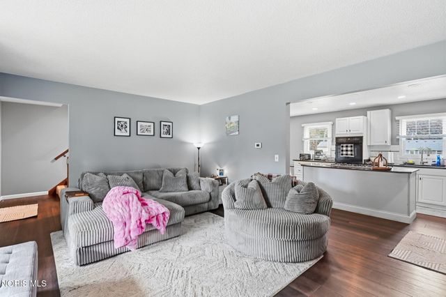 722 Meadow Springs Court, Maumee, OH 43537