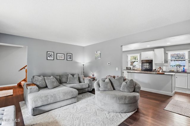 722 Meadow Springs Court, Maumee, OH 43537