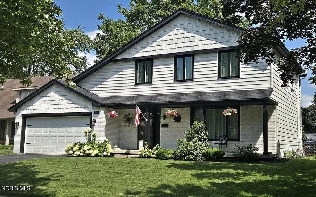 722 Meadow Springs Court, Maumee, OH 43537