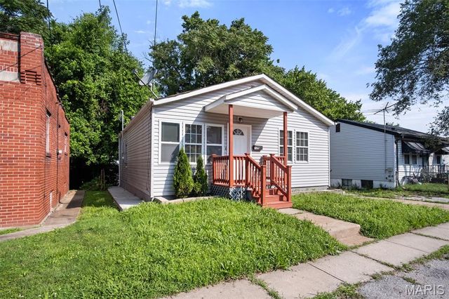 735 Dammert Avenue, Bella Villa, MO 63125