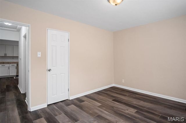 735 Dammert Avenue, Bella Villa, MO 63125