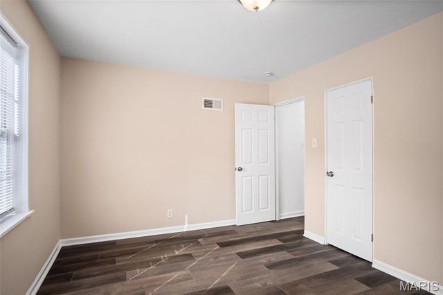 735 Dammert Avenue, Bella Villa, MO 63125