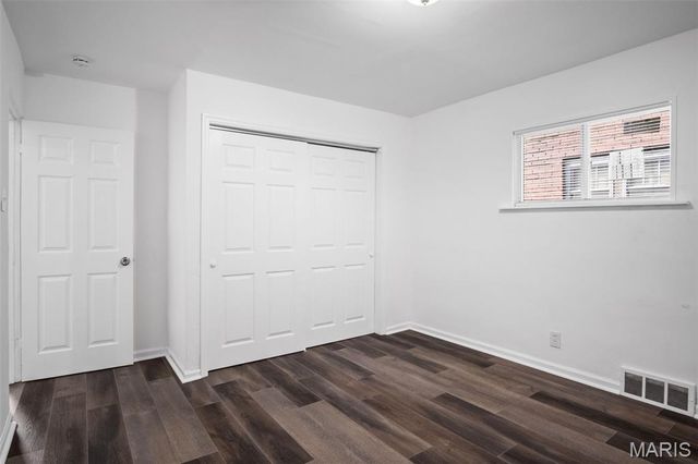 735 Dammert Avenue, Bella Villa, MO 63125