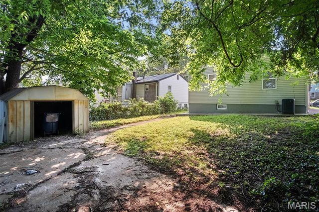 735 Dammert Avenue, Bella Villa, MO 63125