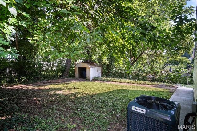 735 Dammert Avenue, Bella Villa, MO 63125