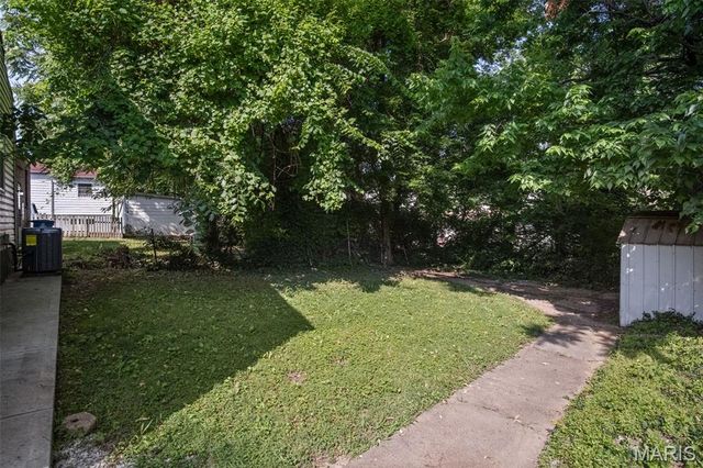 735 Dammert Avenue, Bella Villa, MO 63125