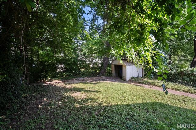 735 Dammert Avenue, Bella Villa, MO 63125