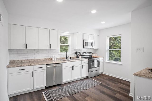 735 Dammert Avenue, Bella Villa, MO 63125