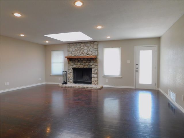 897 John George Lane, Sanger, TX 76266