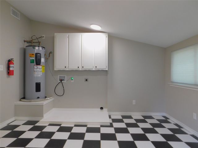 897 John George Lane, Sanger, TX 76266