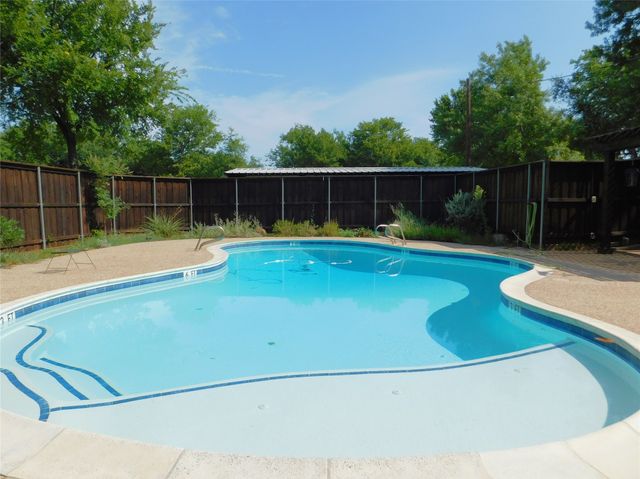 897 John George Lane, Sanger, TX 76266