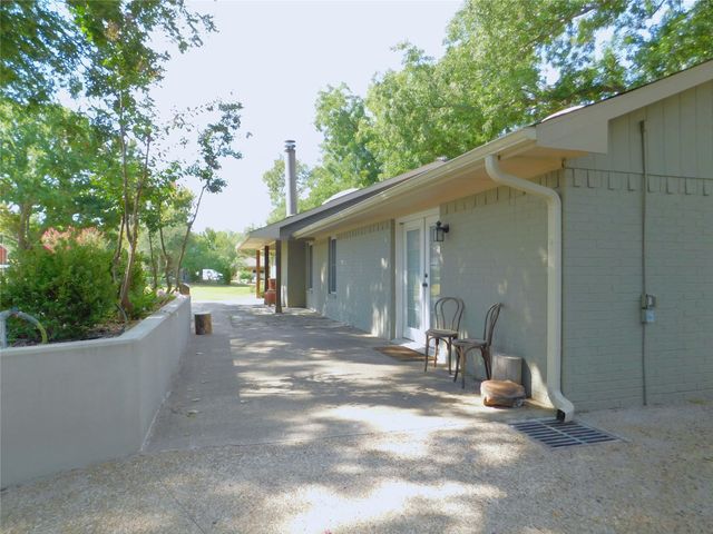 897 John George Lane, Sanger, TX 76266